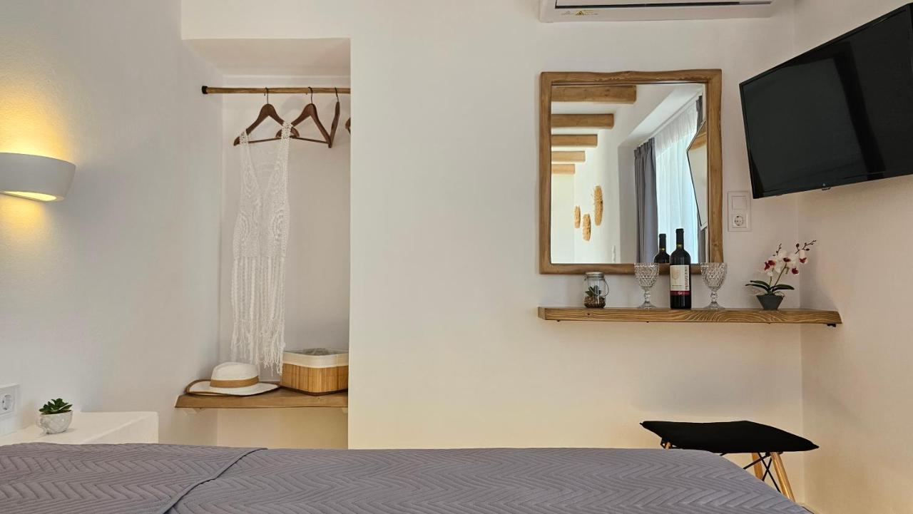Polychronis Private Suite Pollonia Ngoại thất bức ảnh